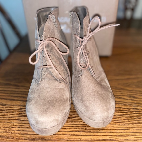 Suede Fall wedge booties - Picture 2 of 4